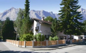 Гостиница Haus Höllental  Гармиш-Партенкирхен
